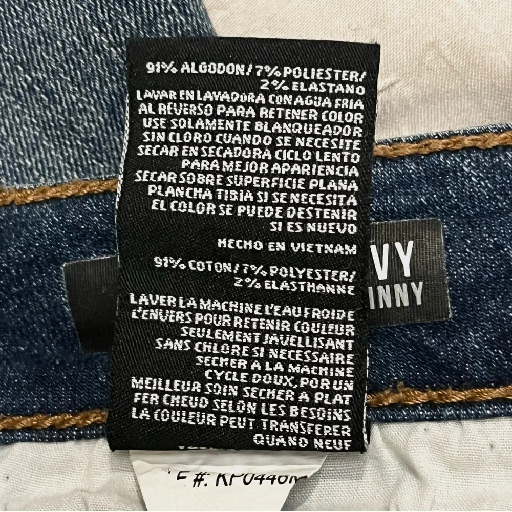 Kut from the Kloth Kurvy Diana Crop Distressed Skinny Jeans